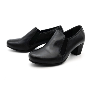 Černé dámské boty na menším podpatku 